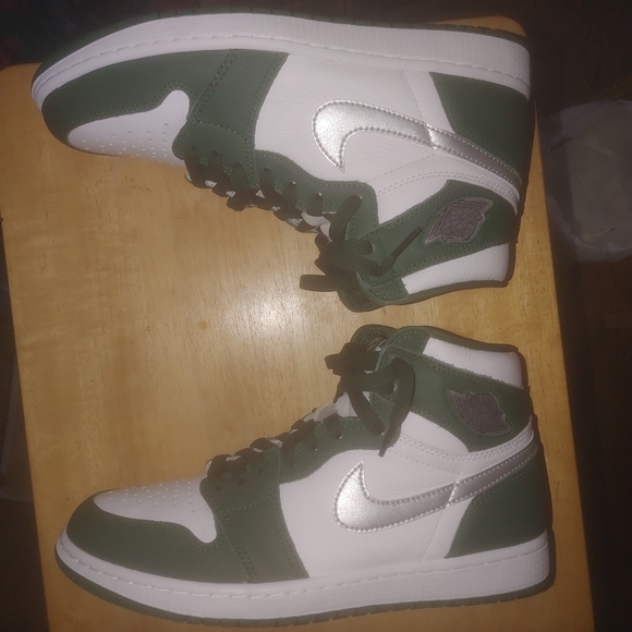 Nike Air Jordan 1 Gorge Green size 9.5m - Picture 4 of 8